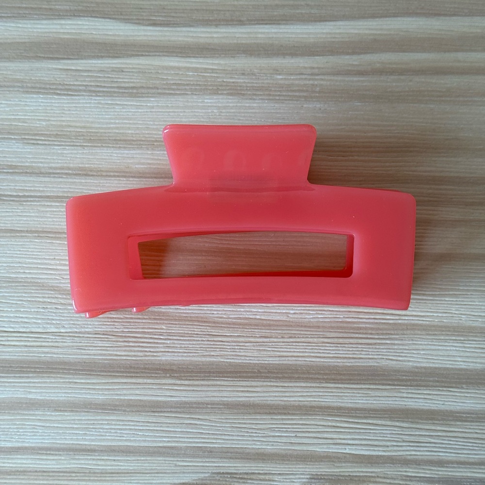 Kov Essentials Daily Clip in “Grapefruit” Size M